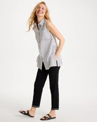 Chico's Online Black Contrast Scallop Brigitte™ Slim Crop Pant