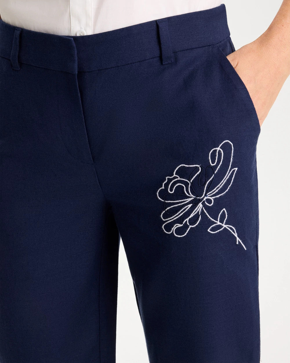 Chico's Discount Passport Blue Embroidered Linen Fly Front Pants
