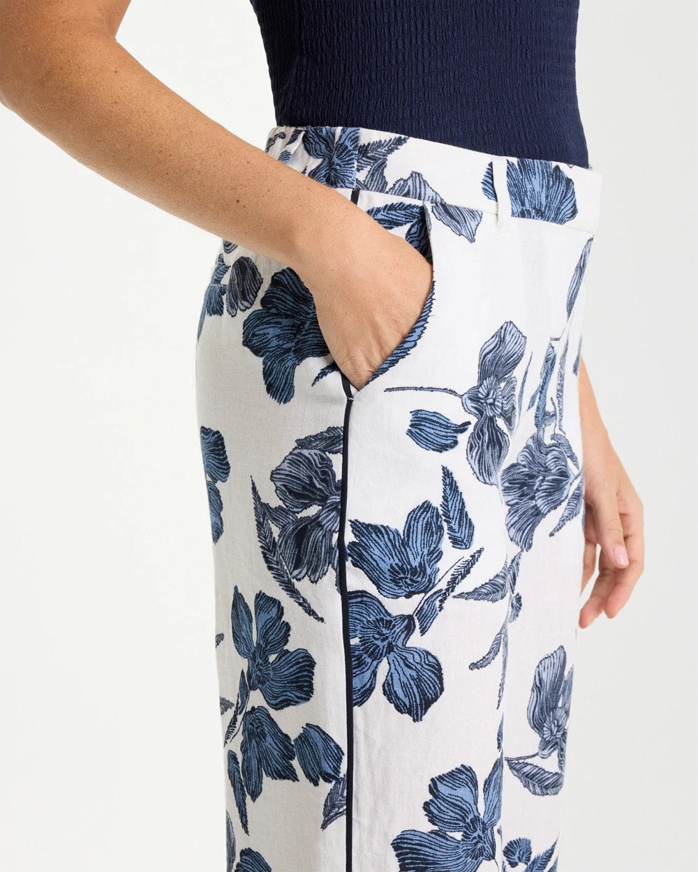 Chico's Online Passport Blue Piped Linen Fly Front Pants