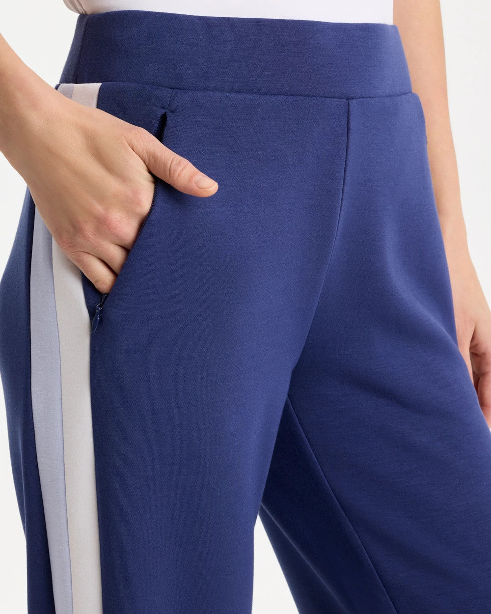 Chico's Outlet Starlit Navy Zenergy® Soft Contrast Crop Pants