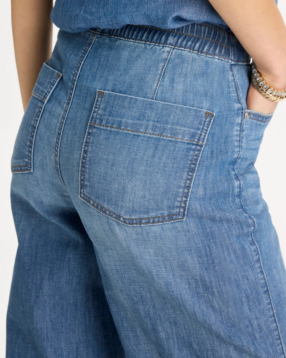 Chico's For Sale Lake Como Wash Lightweight Wide-Leg Ankle Jeans