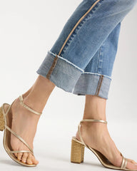 Chico's For Sale Allegro Indigo Girlfriend Roll Cuff Crop Jeans