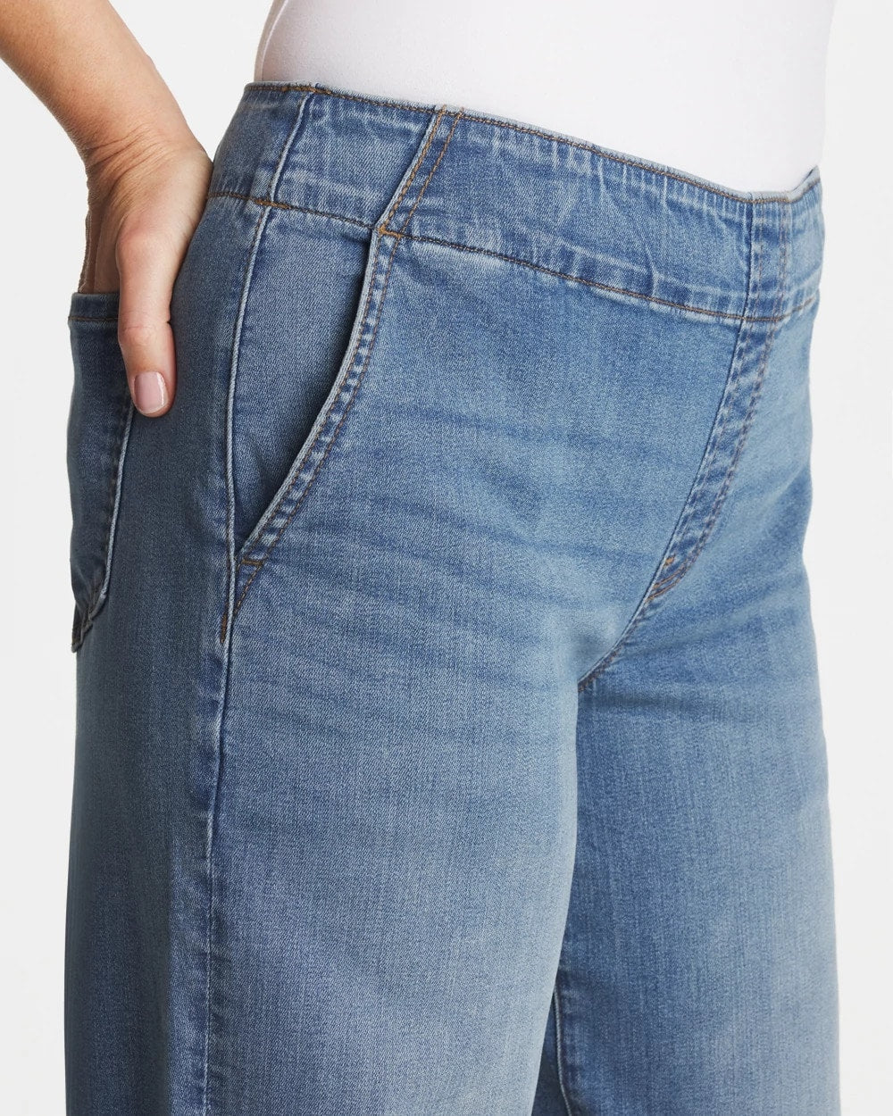 Chico's Outlet Bailey Indigo Pull-On Boyfriend Cropped Jeans