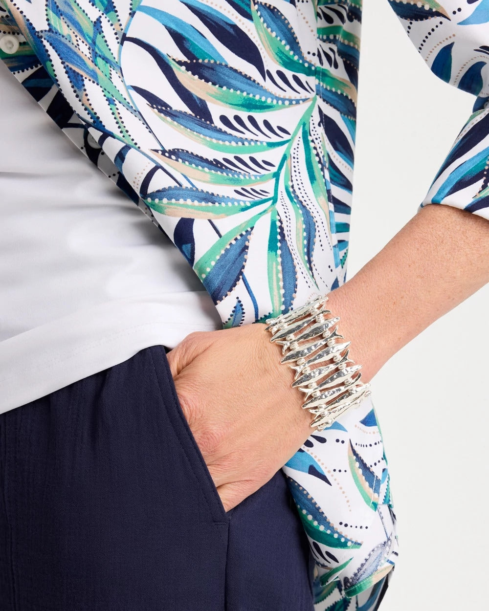 Chico's Online Silver Silvertone Fish Stretch Bracelet