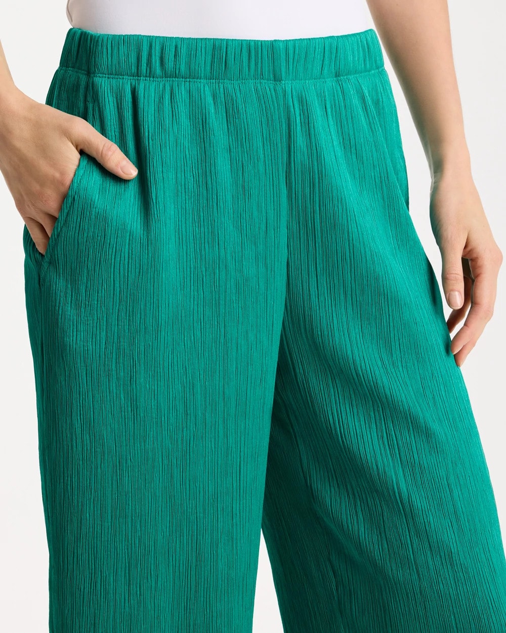 Chico's Outlet Topanga Green Petite Travelers™ Crinkle Textured Crop Pants