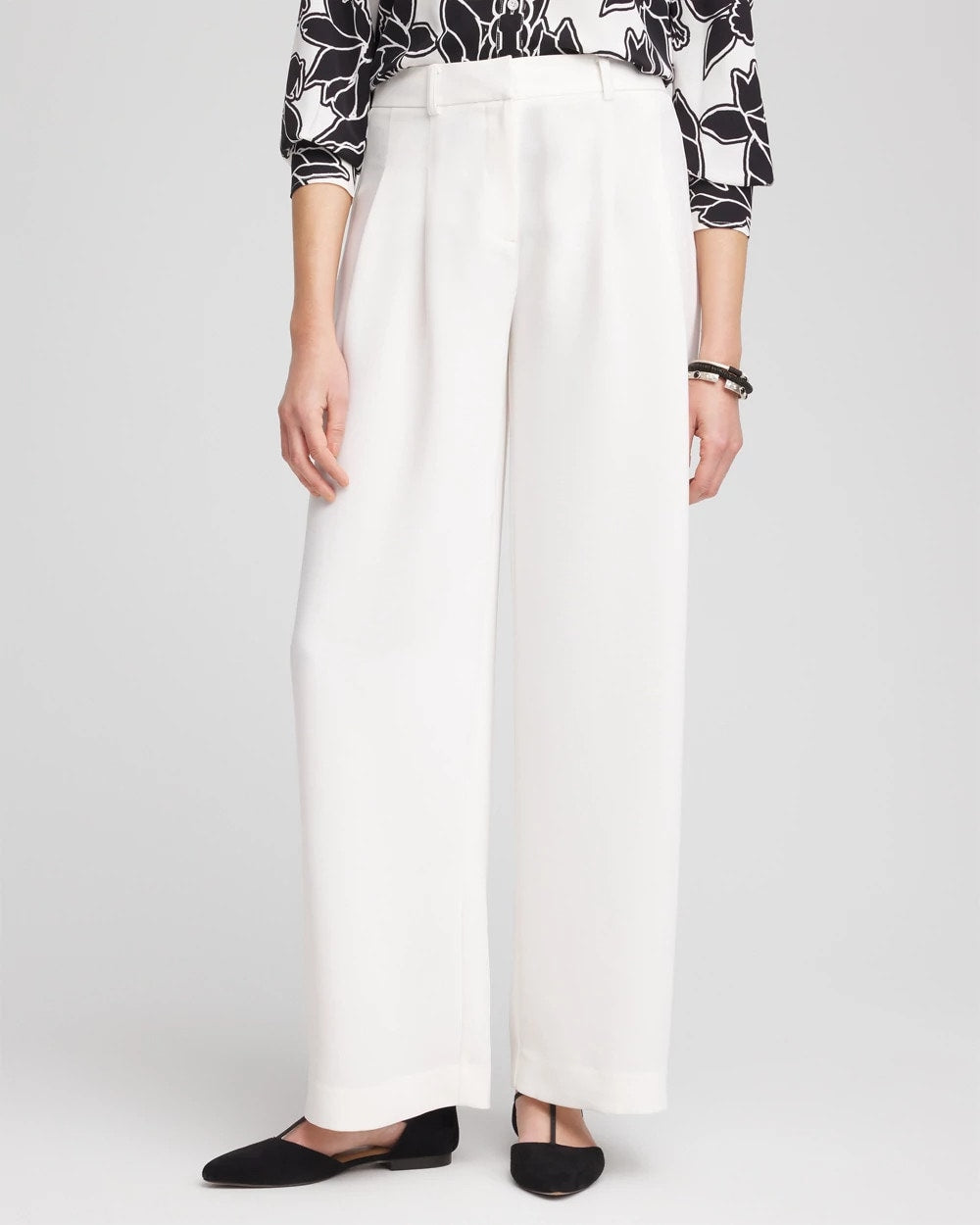 Chico's Online Ecru Crepe Pleated Relaxed Pants