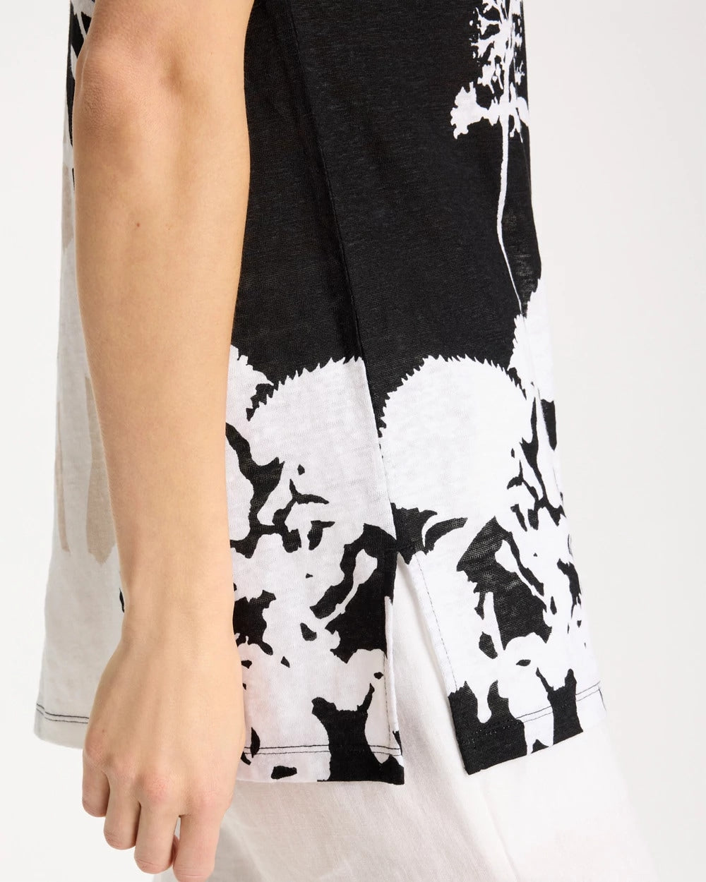 Chico's Online Black Linen Floral Seamed Tunic
