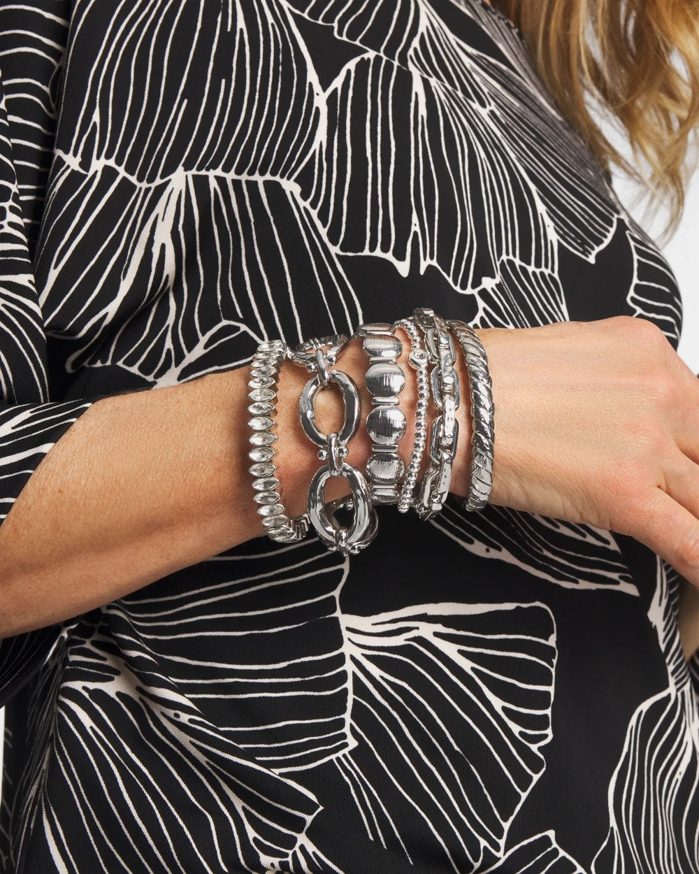 Chico's On Sale Silver Silver Textured Circle Stretch Bracelet