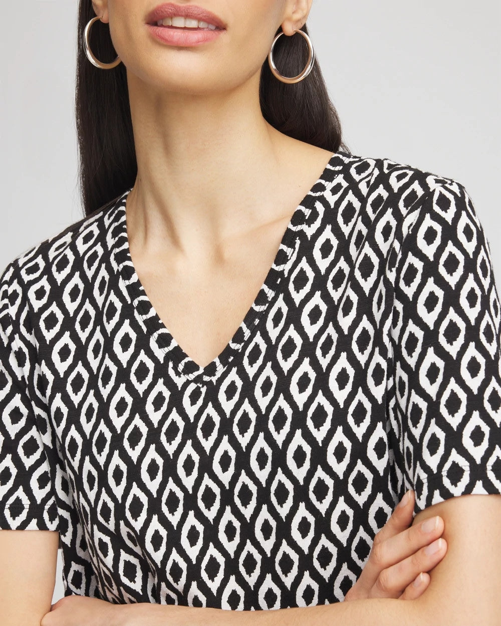 Chico's Discount Black Graphic Slub V-Neck Tee